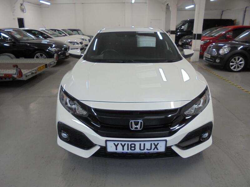 View HONDA CIVIC 1.0 VTEC Turbo SR 5 Door - Sat Nav - DAB Radio - Climate Control