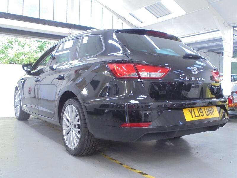 SEAT LEON