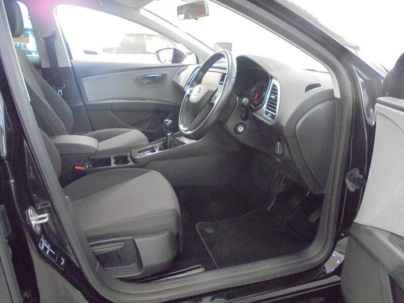 SEAT LEON