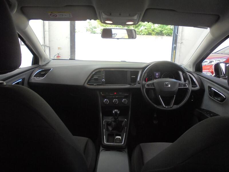 SEAT LEON