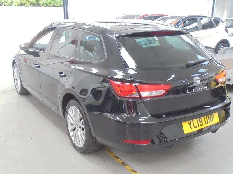 SEAT LEON