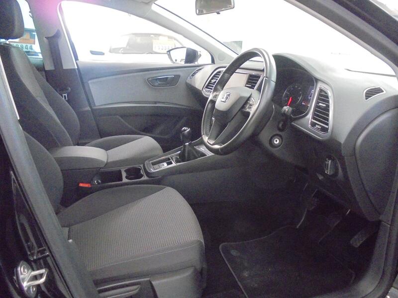 SEAT LEON