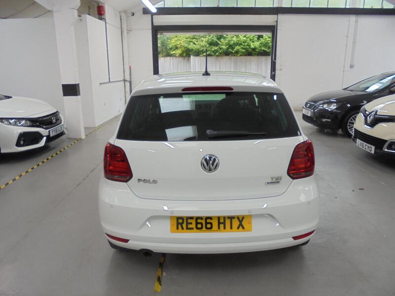 VOLKSWAGEN POLO