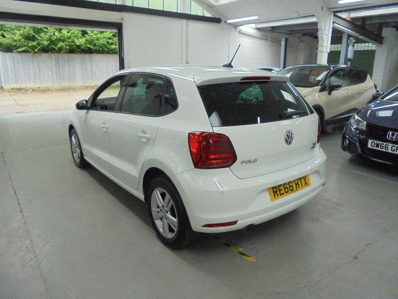 VOLKSWAGEN POLO