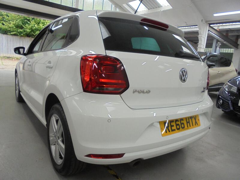VOLKSWAGEN POLO