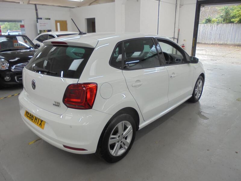 VOLKSWAGEN POLO