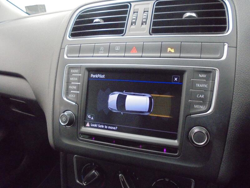 VOLKSWAGEN POLO