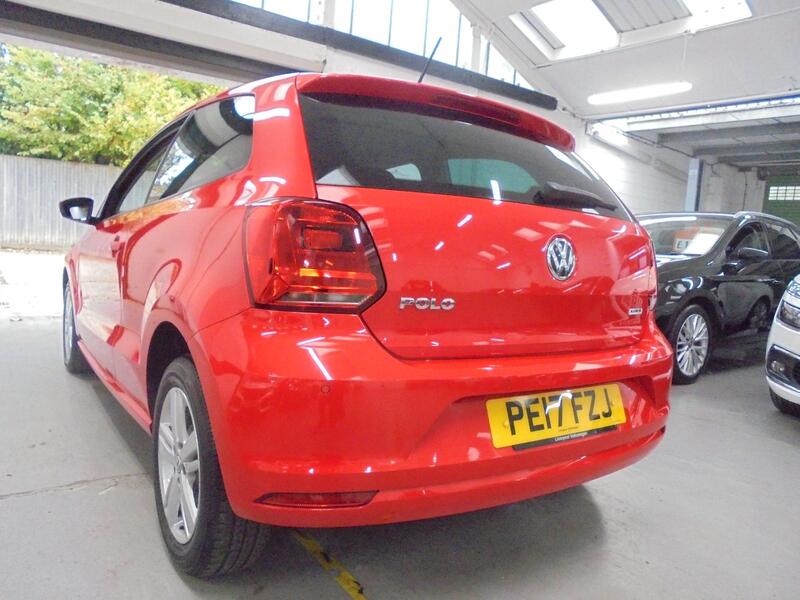 VOLKSWAGEN POLO