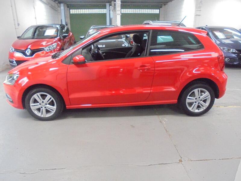 VOLKSWAGEN POLO