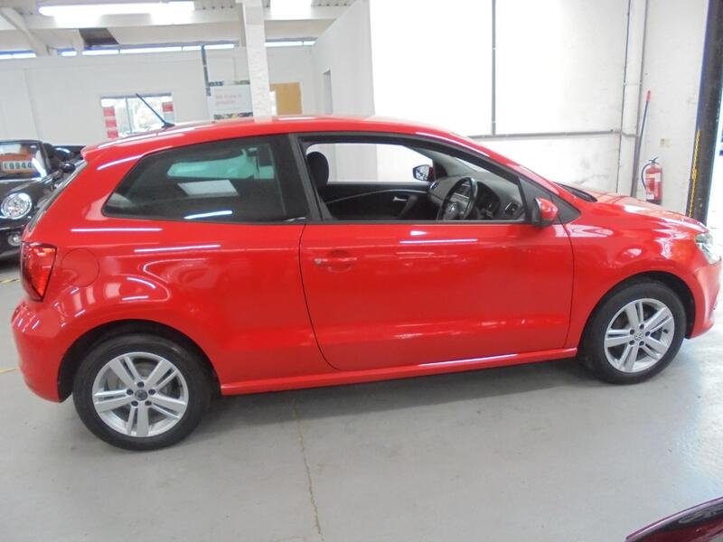 VOLKSWAGEN POLO