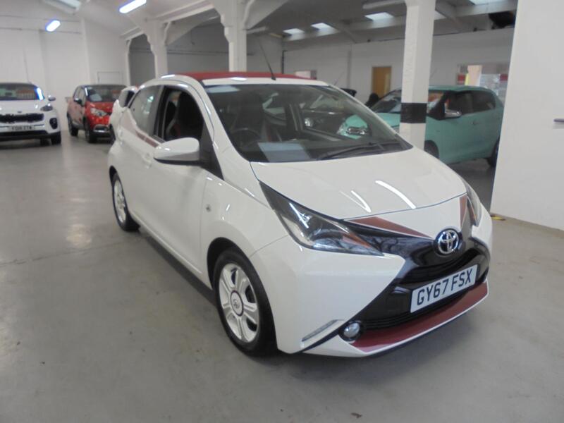 View TOYOTA AYGO 1.0 VVT-i x-claim Full Length Electric Fabric Sunroof