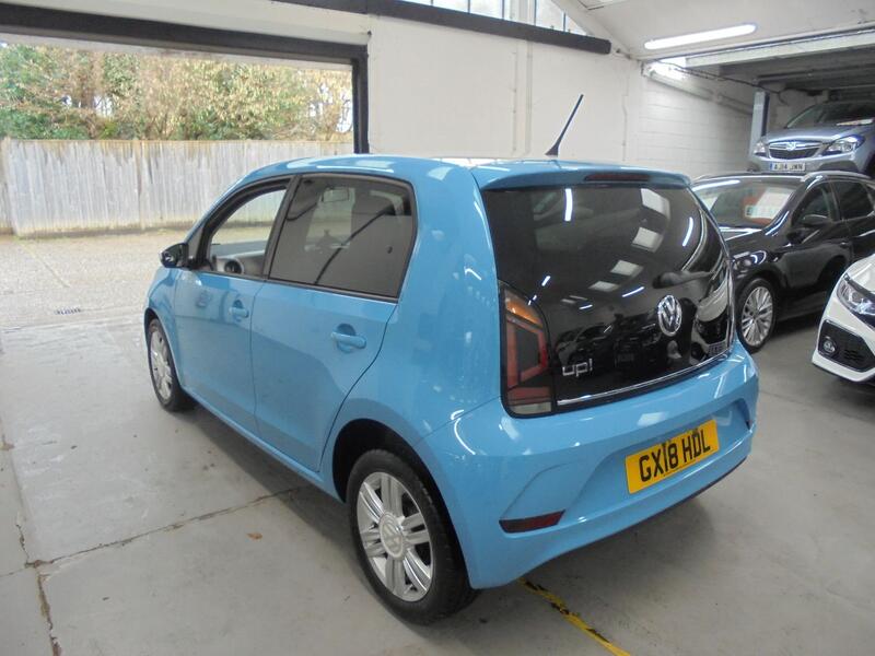 VOLKSWAGEN UP