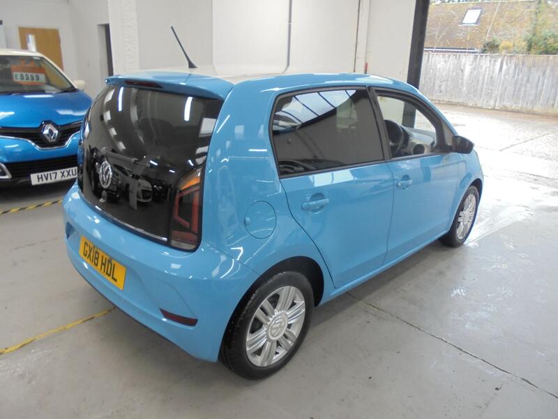 VOLKSWAGEN UP