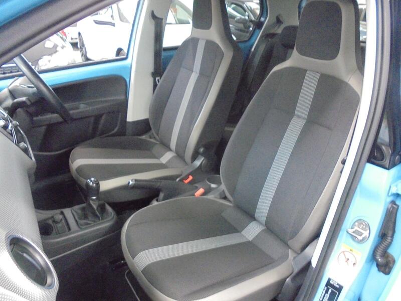 VOLKSWAGEN UP