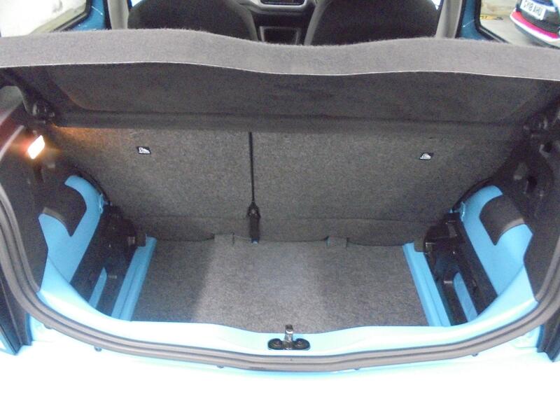 VOLKSWAGEN UP