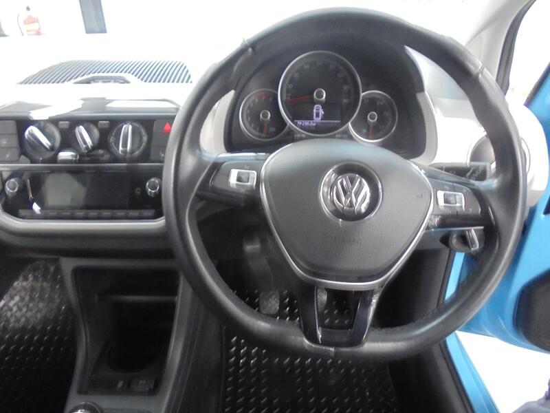 VOLKSWAGEN UP