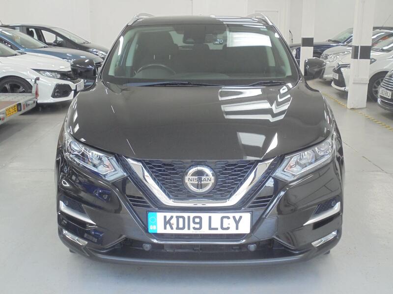 View NISSAN QASHQAI 1.3 DIG-T N-Connecta SUV - SAT NAV - PAN ROOF