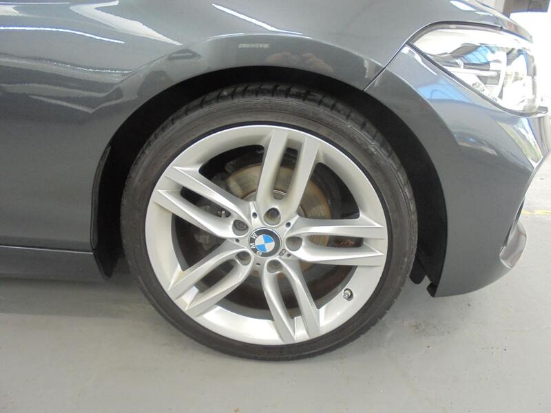 BMW 1 SERIES