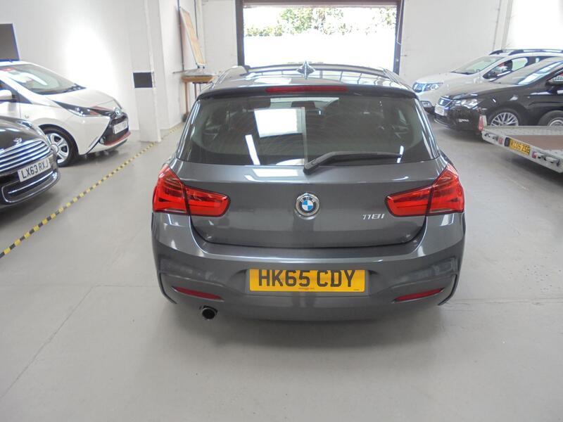 BMW 1 SERIES