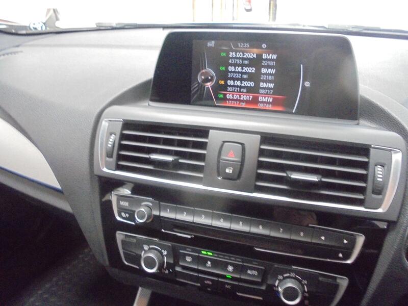 BMW 1 SERIES