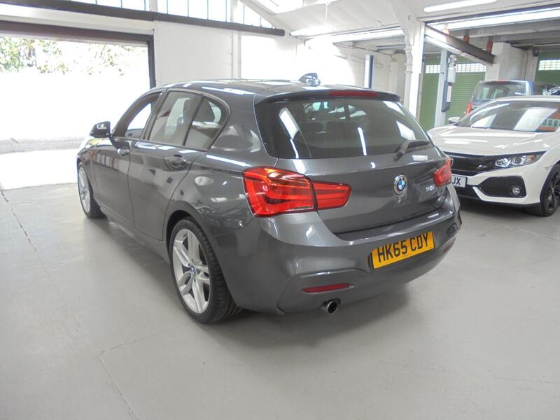 BMW 1 SERIES
