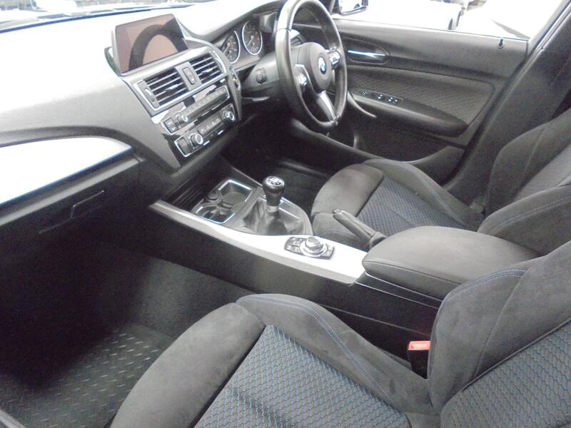 BMW 1 SERIES