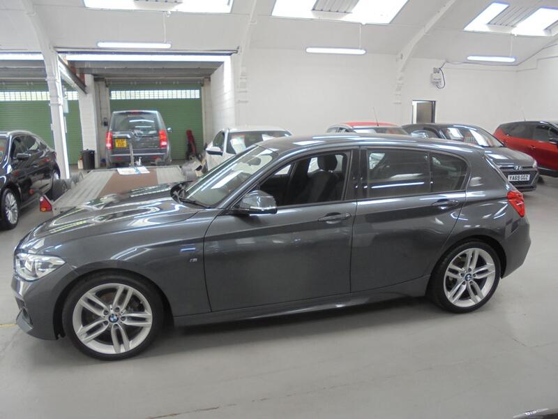 BMW 1 SERIES