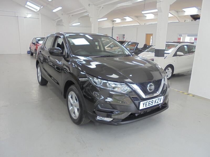 View NISSAN QASHQAI 1.3 DIG-T Acenta Premium SAT NAV