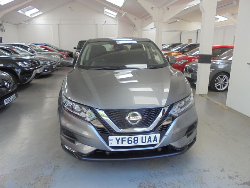 View NISSAN QASHQAI 1.5 dCi Acenta MPV Front & Rear Parking Sensors