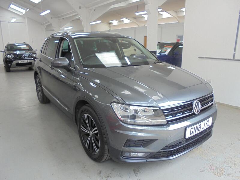 View VOLKSWAGEN TIGUAN 2.0 TDI SE  APPLE CAR PLAY