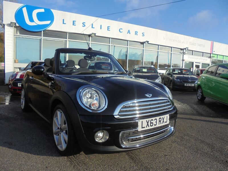 View MINI CONVERTIBLE 1.6 PETROL SIX SPEED Mini Cooper Convertible