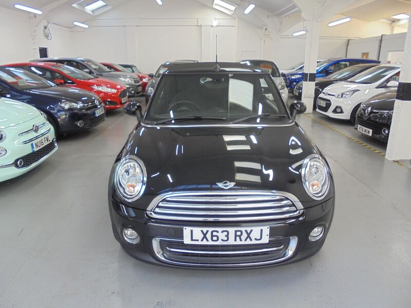 View MINI CONVERTIBLE 1.6 PETROL SIX SPEED Mini Cooper Convertible