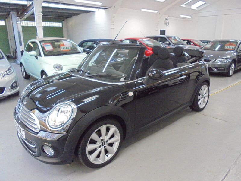 View MINI CONVERTIBLE 1.6 PETROL SIX SPEED Mini Cooper Convertible